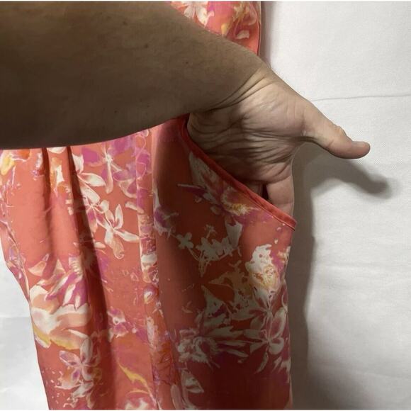 Mossimo Dress Size XL Knee Length Floral Pattern With Pockets - Picture 6 of 10